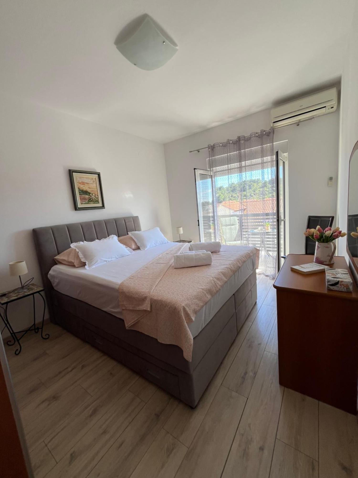 Apartment Božo Hvar Town Extérieur photo